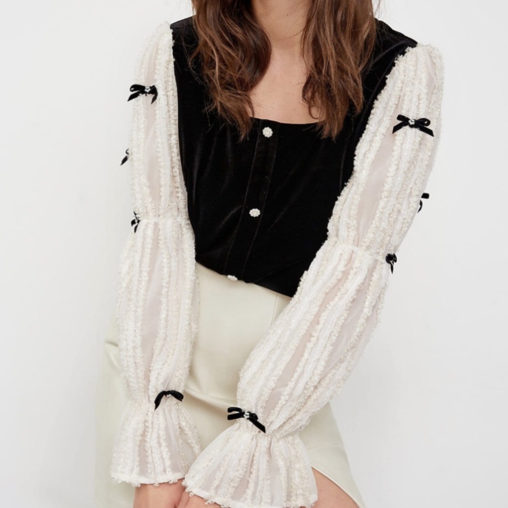 J.ing moria black long sleeve blouse nwt small